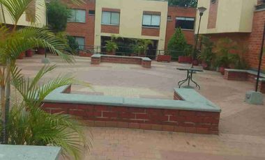 VENDO CASA, SECTOR LA HACIENDA, SUR DE CALI