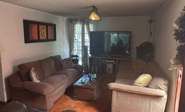 SE VENDE LINDA Y SOLIDA CASA DE 3D 1B 1E 171MTS2 COMUM ÑUÑOA