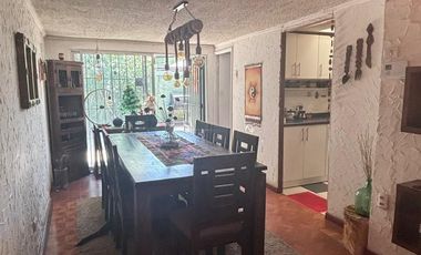 SE VENDE LINDA Y SOLIDA CASA DE 3D 1B 1E 171MTS2 COMUM ÑUÑOA