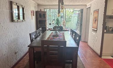 SE VENDE LINDA Y SOLIDA CASA DE 3D 1B 1E 171MTS2 COMUM ÑUÑOA