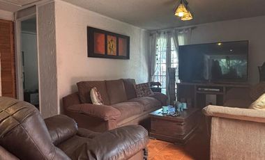 SE VENDE LINDA Y SOLIDA CASA DE 3D 1B 1E 171MTS2 COMUM ÑUÑOA