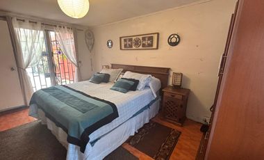 SE VENDE LINDA Y SOLIDA CASA DE 3D 1B 1E 171MTS2 COMUM ÑUÑOA