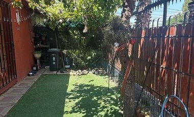 SE VENDE LINDA Y SOLIDA CASA DE 3D 1B 1E 171MTS2 COMUM ÑUÑOA