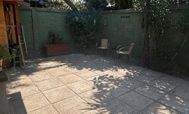 SE VENDE LINDA Y SOLIDA CASA DE 3D 1B 1E 171MTS2 COMUM ÑUÑOA