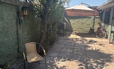 SE VENDE LINDA Y SOLIDA CASA DE 3D 1B 1E 171MTS2 COMUM ÑUÑOA