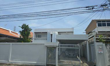 Unit for sales 2-storey detached house Muang thong village 2/2 !! Area 100 Sq.wah , in-building space 338 sq.m.