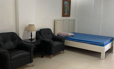 Studio type for rent with common pool in Malabanias