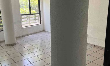 RENTA EDIFICIO 1o. y 2o. Piso 200m. IDEAL ESCUELA, OFICINAS DE GOBIERNO, etc.