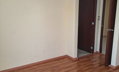 Hermosa casa amplias con 3 baños completos en cluster tipo de casa Semi residencial con jardín, vigilancia y portón eléctrico