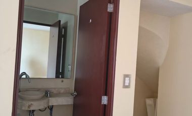 Hermosa casa amplias con 3 baños completos en cluster tipo de casa Semi residencial con jardín, vigilancia y portón eléctrico