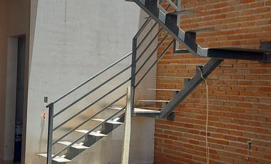 CASA NUEVA EN PREVENTA EN TEQUISQUIAPAN, EN FRACCIONAMIENTO PRIVADO, PORTÓN ELÉCTRICO, VIGILANCIA DURANTE EL DÍA.