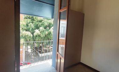 RENTA OFICINA  CON 4 PRIVADOS y 2 ESTACIONAMIENTOS EN EDIFICIO DEL SIGLO XVII EN LA 7 PONIENTE Y 5 SUR