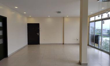 Departamento de alquiler en La Urbanización Las Cumbres, Ceibos, 1 parqueo.