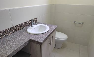 Departamento de alquiler en La Urbanización Las Cumbres, Ceibos, 1 parqueo.