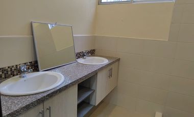 Departamento de alquiler en La Urbanización Las Cumbres, Ceibos, 1 parqueo.