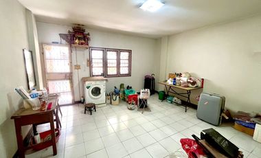 Your Dream Home Opportunity Is Here! For Sale: 3-Storey Townhome, 4 Bedrooms in Soi Charan 75 — Solid Structure, Minor Renovation Needed!