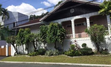 4 Bedroom H&L in White Plains, Quezon City