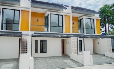 Baru! Konsep Rumah Cahaya di Bandung — 4BR, Taman Depan & Belakang, 106 m²