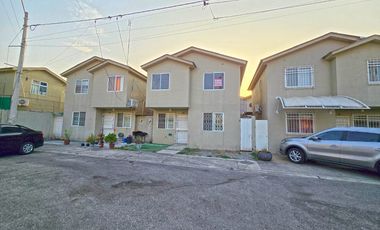 Alquiler de Casa de 3 Dormitorios - Urbanización Villa Bonita Etapa 9, Conjunto cerrado con Guardianía