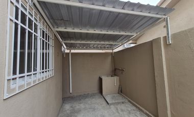 Alquiler de Casa de 3 Dormitorios, 2 Plantas - Urbanización Villa Bonita Et. 17, conjunto cerrado con Guardianía. Vía a Daule