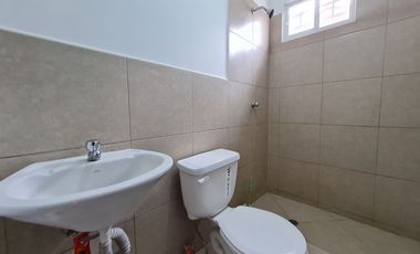 Alquiler de Casa de 3 Dormitorios, 2 Plantas - Urbanización Villa Bonita Et. 17, conjunto cerrado con Guardianía. Vía a Daule