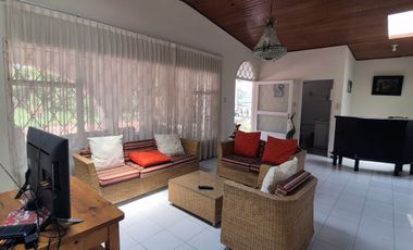 CASA CAMPESTRE CON PISCINA