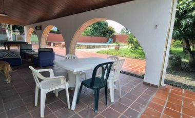 CASA CAMPESTRE CON PISCINA
