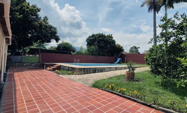 CASA CAMPESTRE CON PISCINA