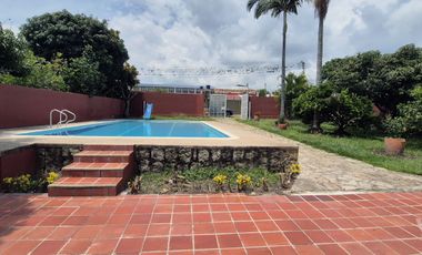 CASA CAMPESTRE CON PISCINA