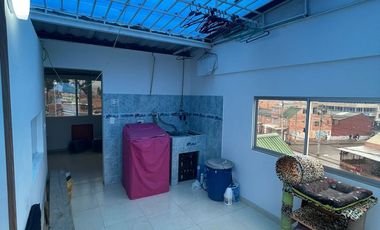 CASA EN VENTA BARRIO VILLA ITALIA CON LOCAL COMERCIAL