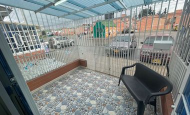 CASA EN VENTA BARRIO VILLA ITALIA CON LOCAL COMERCIAL