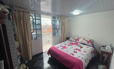 CASA EN VENTA BARRIO VILLA ITALIA CON LOCAL COMERCIAL