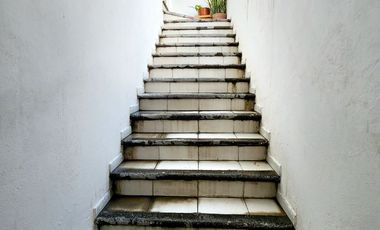 Casa Habitacional con Local Comercial sobre Juan Soto