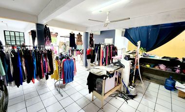 Casa Habitacional con Local Comercial sobre Juan Soto