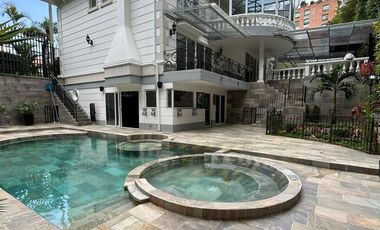 Casa de lujo Ideal para quienes buscan confort, privacidad y elegancia