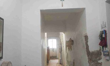 SE VENDE CASA ANTIGUA EN EL CENTRO DE AGUASCALIENTES.