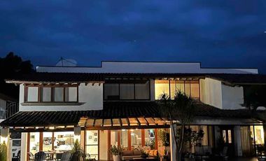 VILLA 8,000 m2 JARDIN