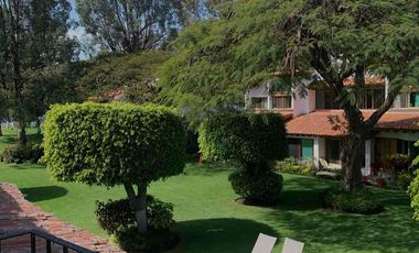 VILLA 8,000 m2 JARDIN