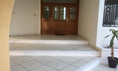 Casa en renta, Calle Primavera, Col. Atasta. Villahermosa Tabasco.