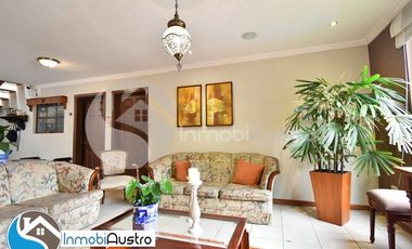 Yanuncay, Venta de Casa Rentera de Dos Apartamentos