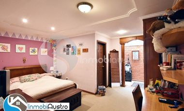 Yanuncay, Venta de Casa Rentera de Dos Apartamentos