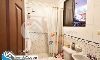 Yanuncay, Venta de Casa Rentera de Dos Apartamentos
