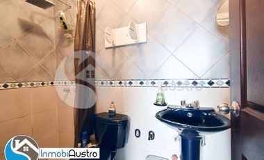 Yanuncay, Venta de Casa Rentera de Dos Apartamentos
