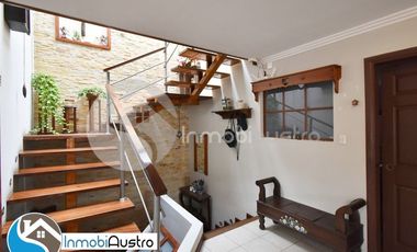 Yanuncay, Venta de Casa Rentera de Dos Apartamentos