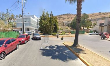 Inversión Segura y Rentable en Bienes Raíces, Casa en Col. Bosques Esmeralda, López Mateos. EDOMEX.