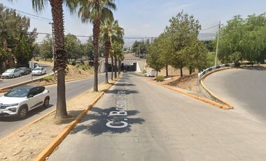 Inversión Segura y Rentable en Bienes Raíces, Casa en Col. Bosques Esmeralda, López Mateos. EDOMEX.