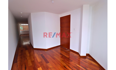 Venta De Departamento En Ate – Urbanización Alpamayo 2Do Piso