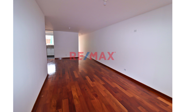 Venta De Departamento En Ate – Urbanización Alpamayo 2Do Piso