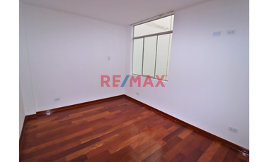 Venta De Departamento En Ate – Urbanización Alpamayo 2Do Piso