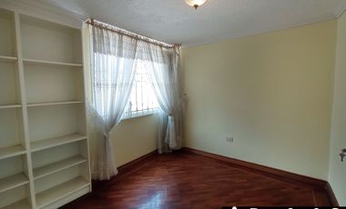 Casa de venta Pomasqui, conjunto Ciudad del sol uno, esquinera, con ampliación, 4 dormitorios, al mejor precio